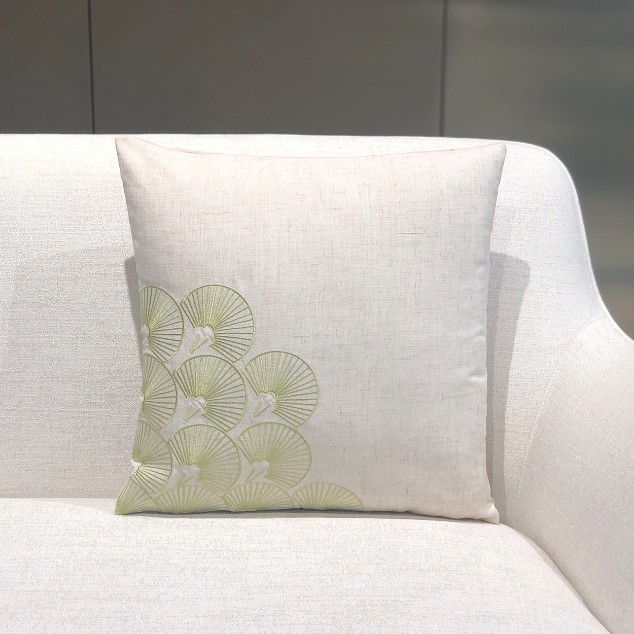 Flabellate 45*45cm Embroidered Cushion